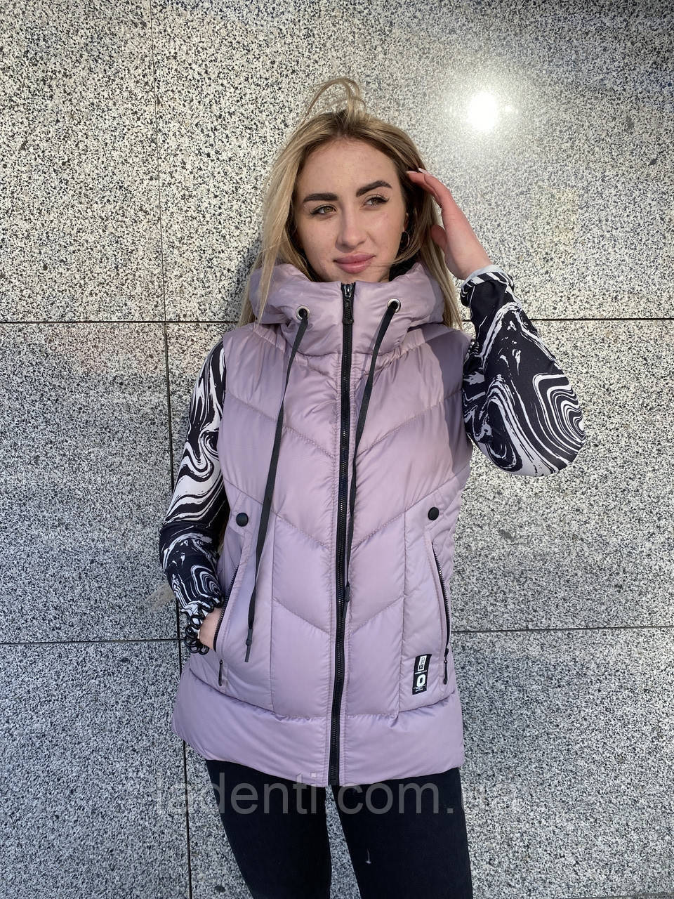 

Женская стильная безрукавка/жилетка с капюшоном, Пудра