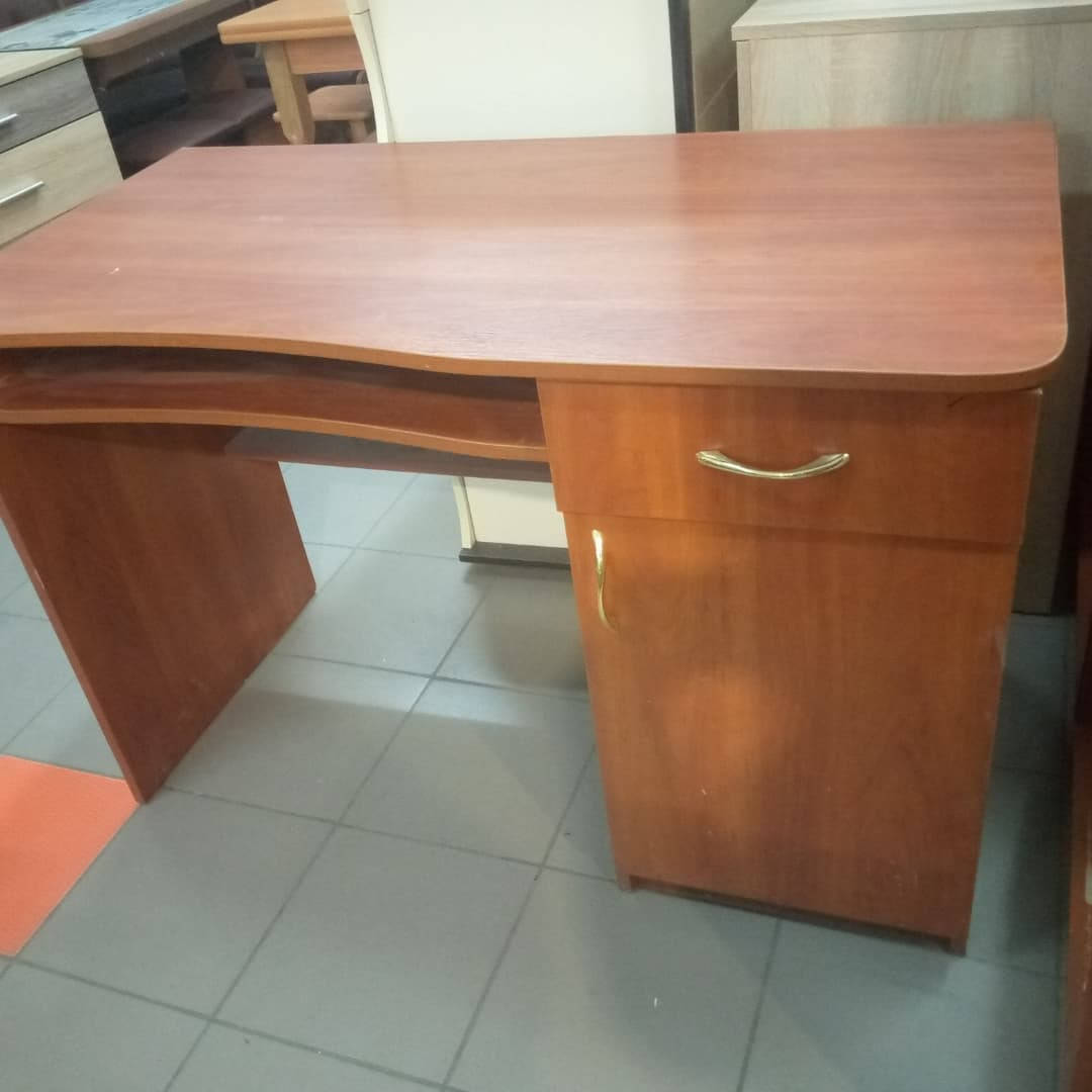 

Стіл письмовий (вживаний)