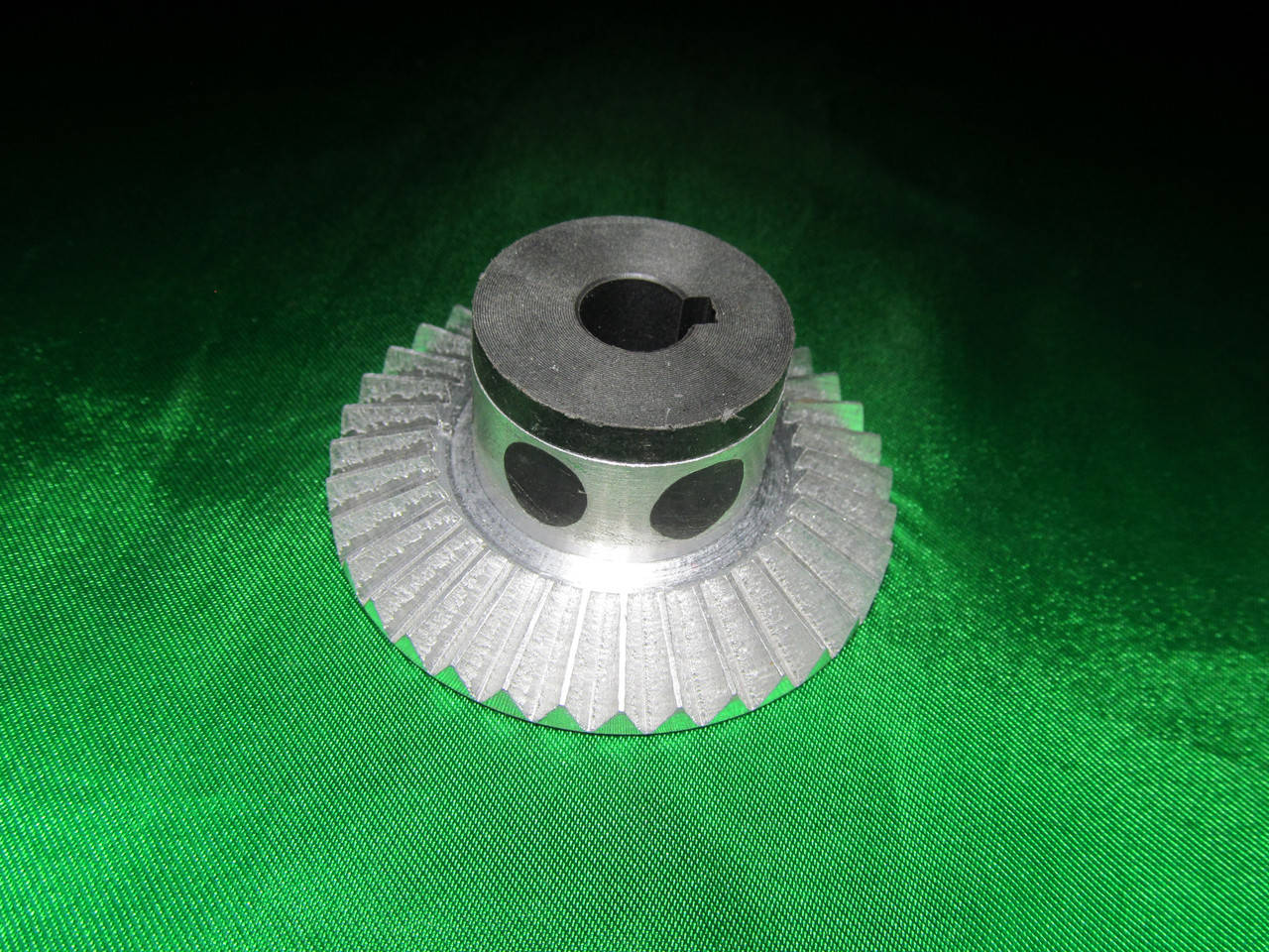 

Фрезированная Шестерня Мрия (не с порошкового метала)