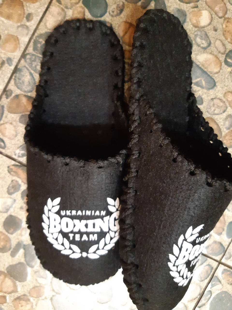 

Тапочки мужские гостевые ,чёрные , 40-45 размеры. 43/44