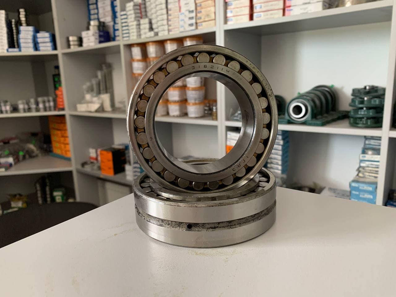 

Подшипник 4-3182114 (NN3014/P4) 1 ГПЗ (СССР)