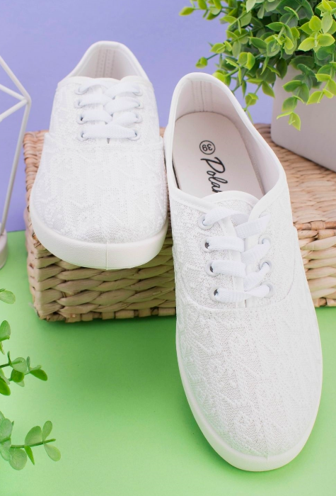 

Белые женские кроссовки на шнуровке, размеры 36,37,38,39,40,41 37, Белый