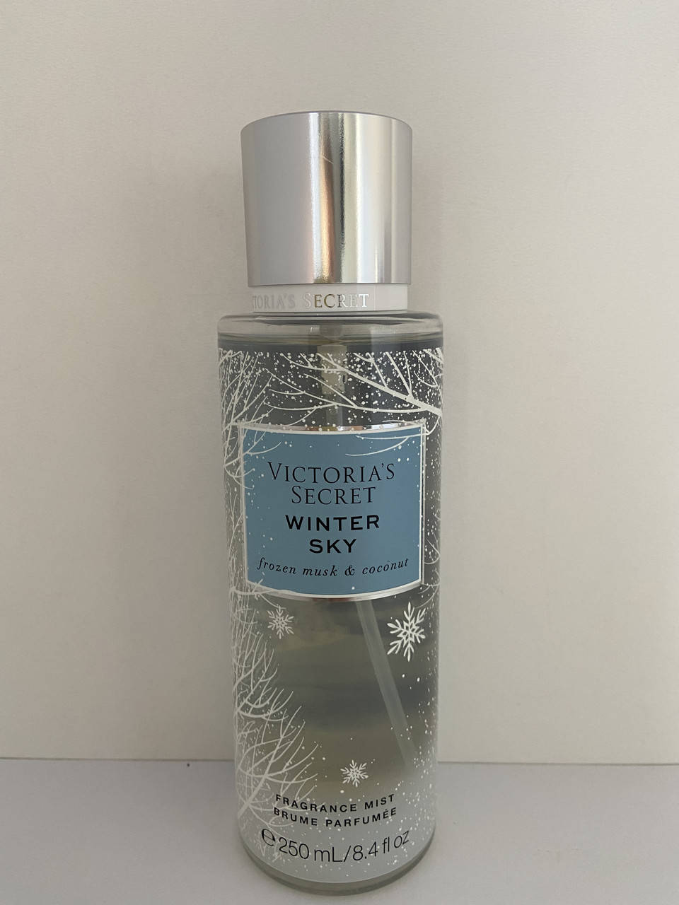

Парфюмированный спрей Victoria's Secret Winter Sky