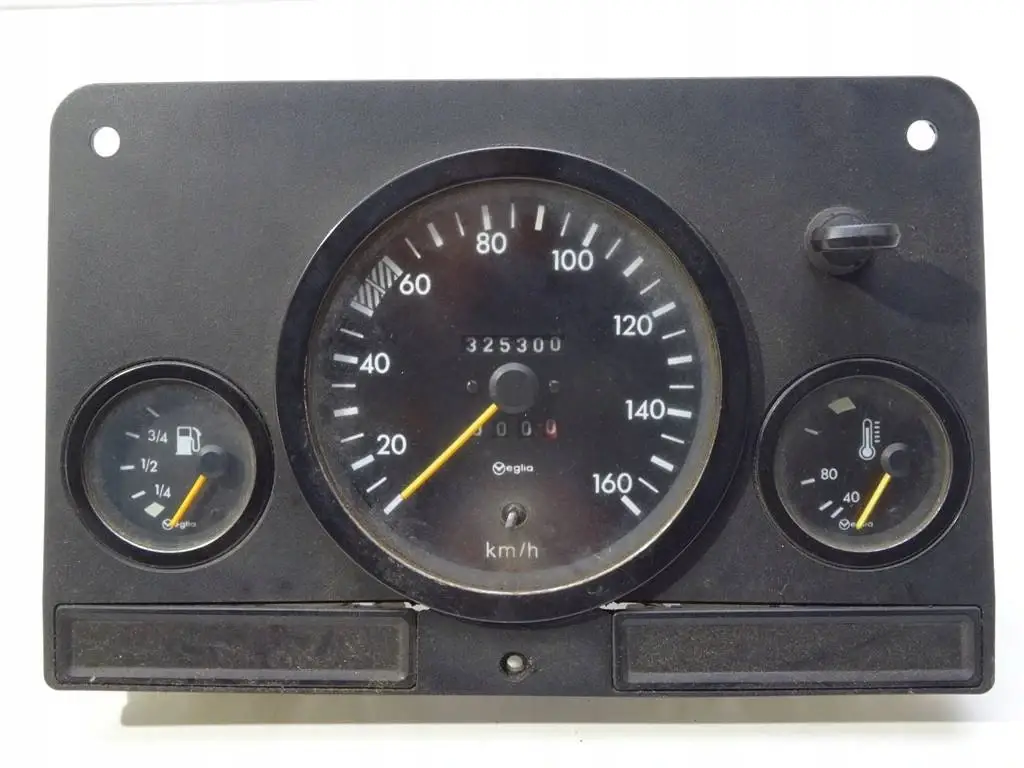 

Панель приборов ЧАСЫ Mercedes-Benz MB100 2.4D 6316890590 под заказ 2-4 дн