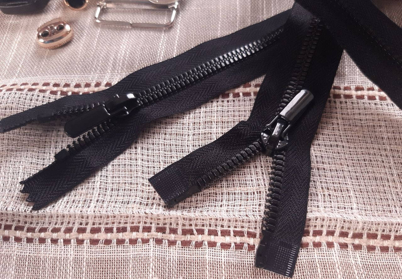 

Тракторная молния Л7Г Барышевка 100 см., 2 бегунка, разъемная, черная, Черный