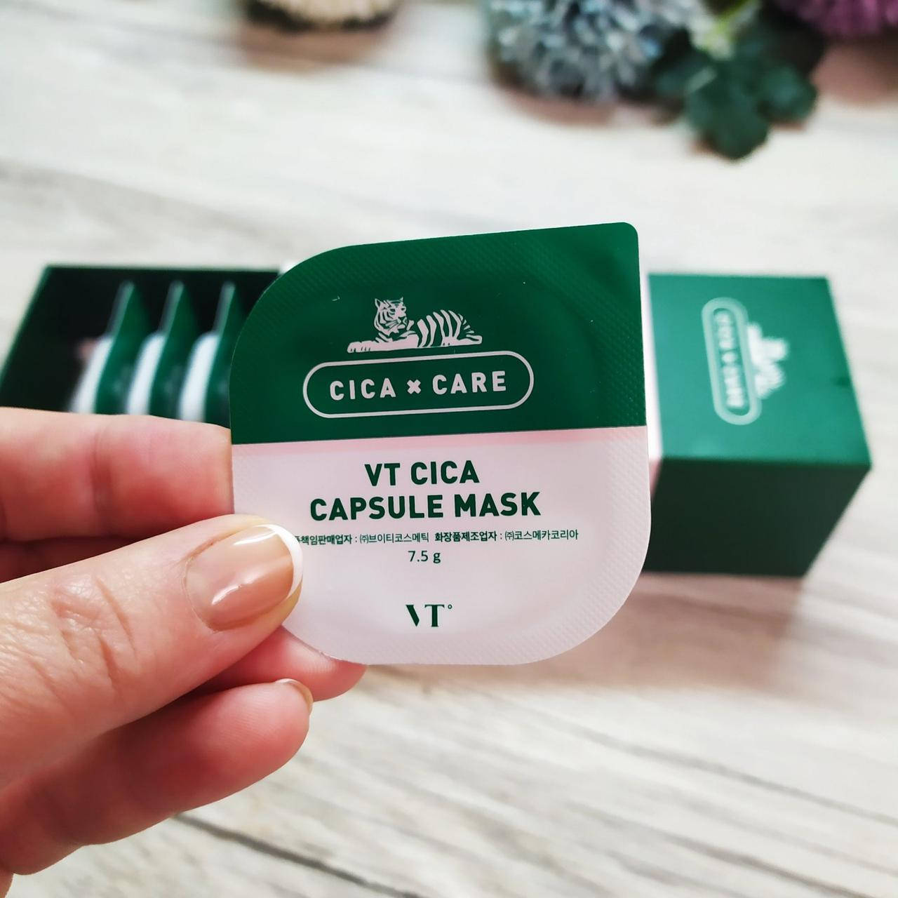 

Восстанавливающая очищающая маска VT Cosmetics Cica Capsule Mask Источник