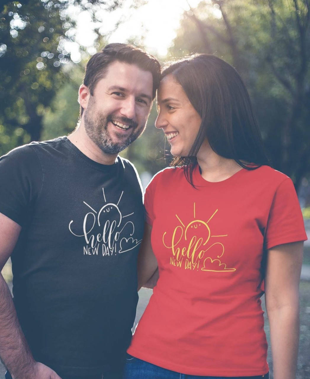 

Парные футболки для парня и девушки с надписью Hello new day