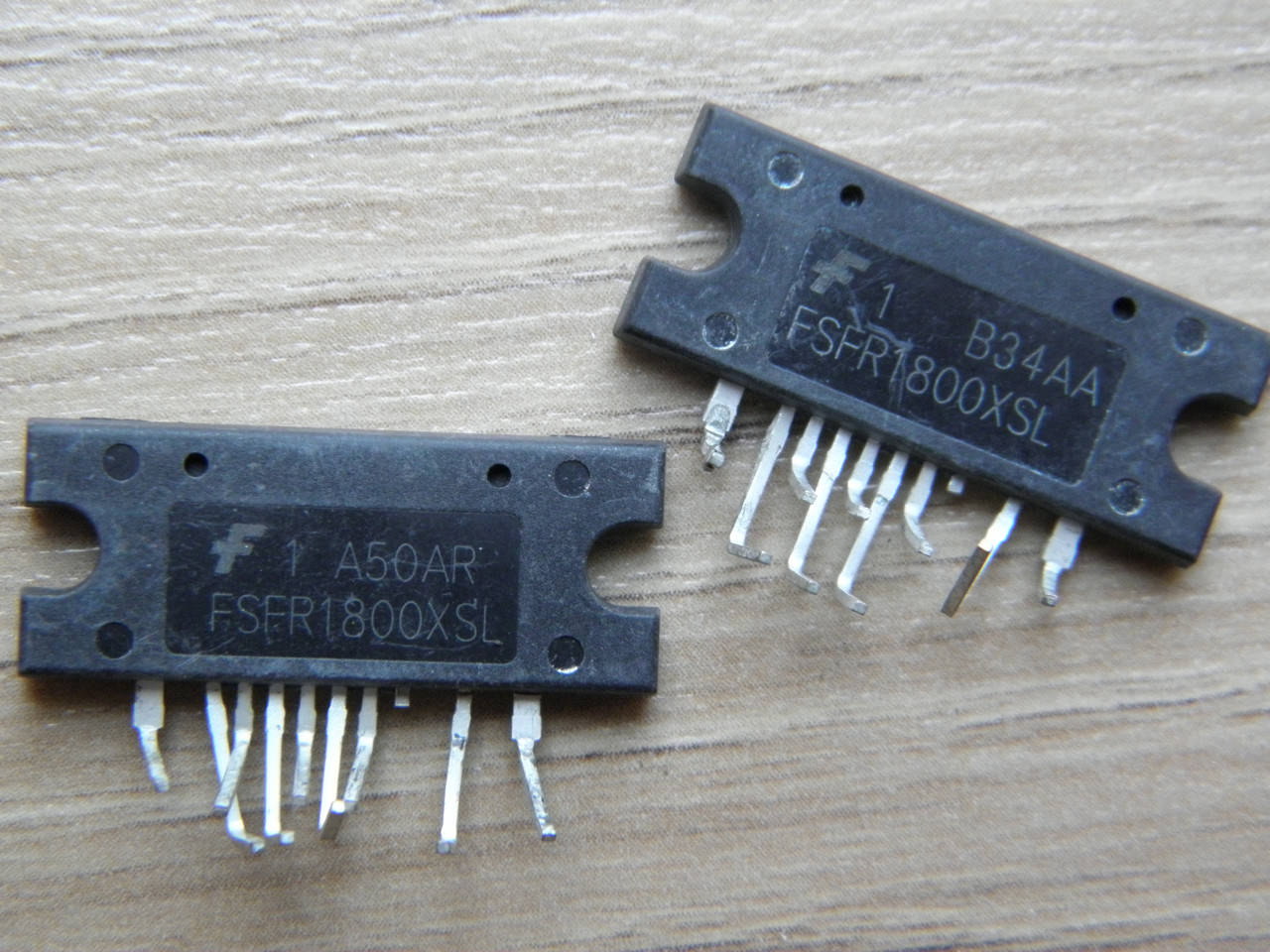 

Микросхема FSFR1800XS = FSFR1800XSL