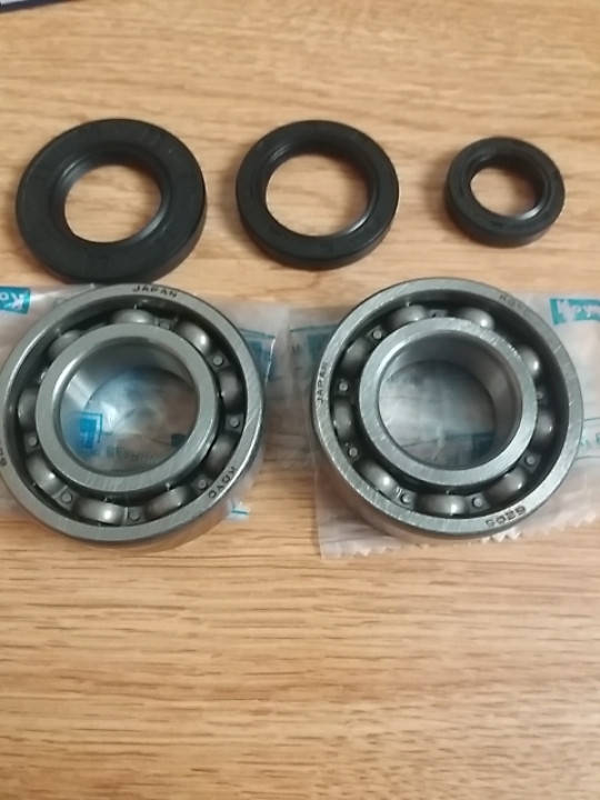 

Suzuki AD-100 V-100 Подшипники коленвала 2шт 25*52*15mm + сальники 3шт (фирма KOYO)