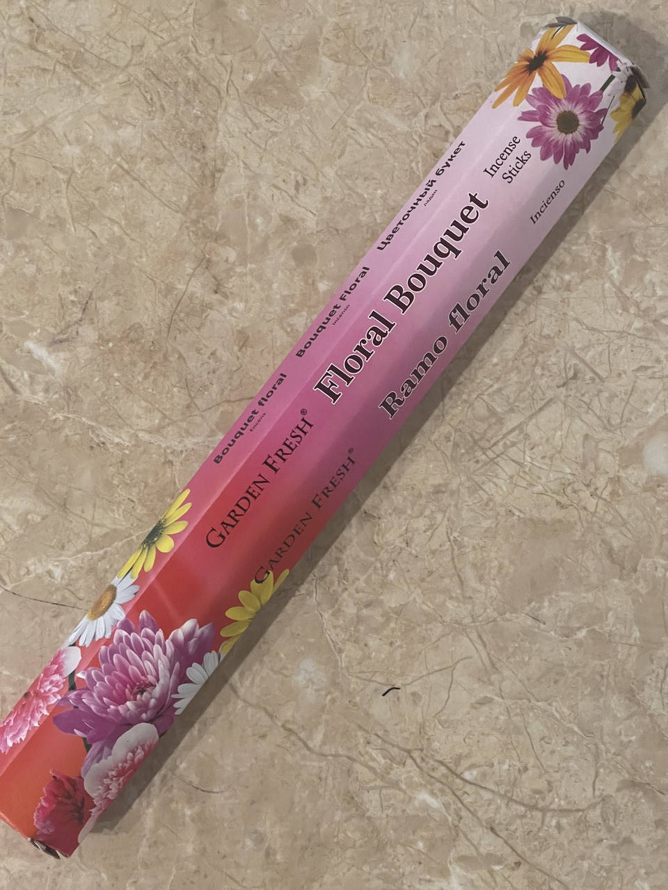 

Благовоние Garden Fresh Floral Bouquet Шестигранник (Букет цветов)