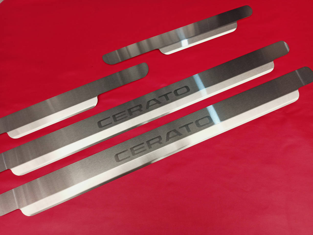 

Накладки на пороги KIA CERATO 2004-2009