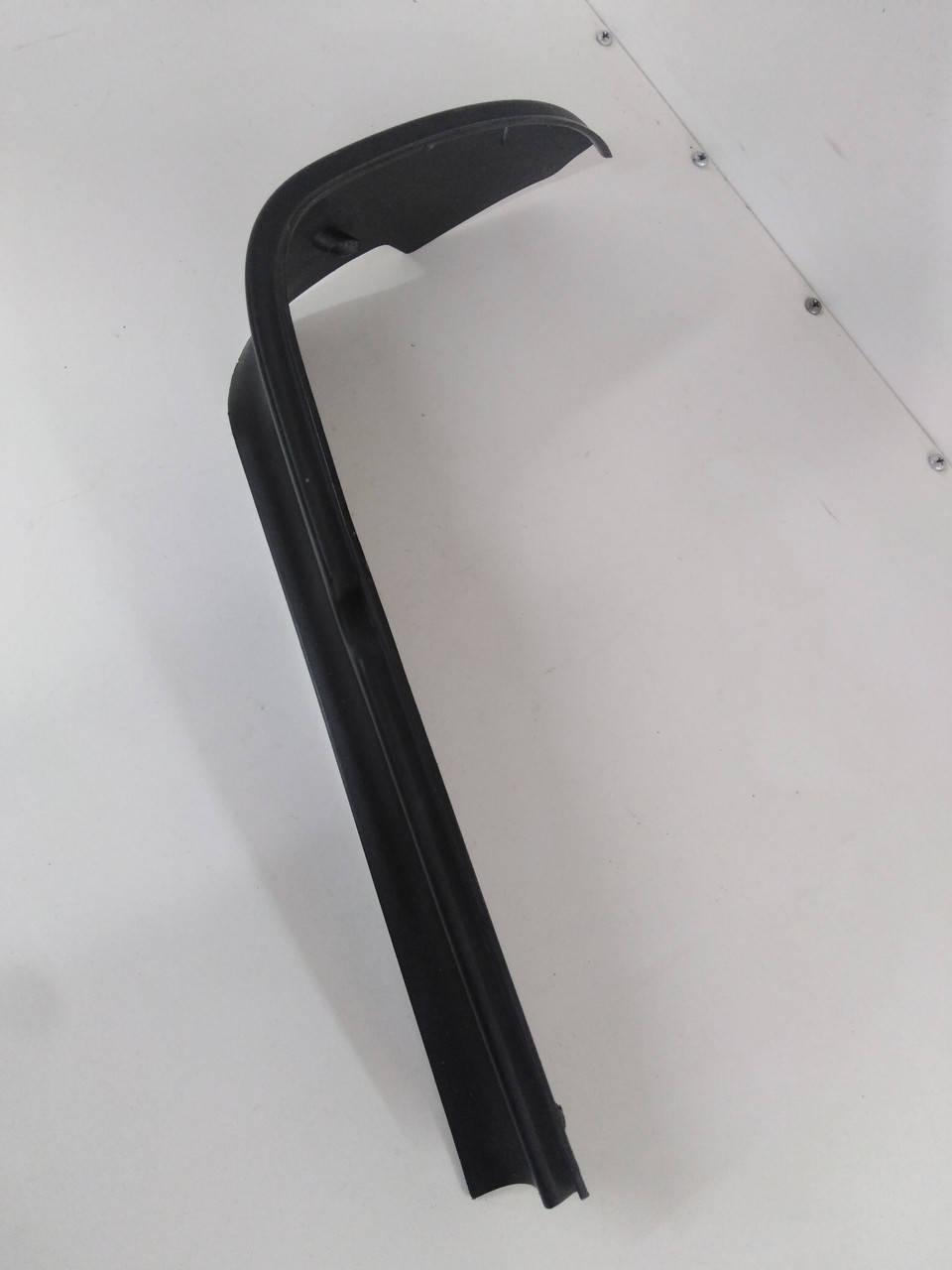 

Накладка заднего правого фонаря Volkswagen Touran, Тауран. 1T0945312.