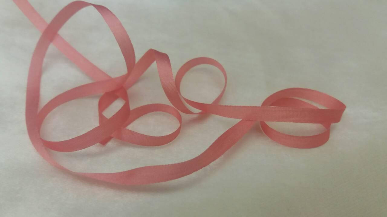 

Тончайшая лента из натурального шелка, цвет — розовый. №26. Ширина 4 мм.