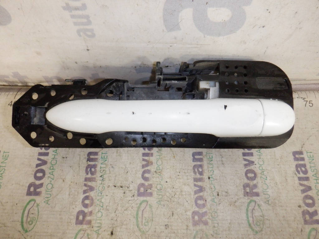 

Б/У Ручка наружная двери зад. правая Renault FLUENCE 2009-2012 (Рено Флюенс), 806060041R (БУ-172351)