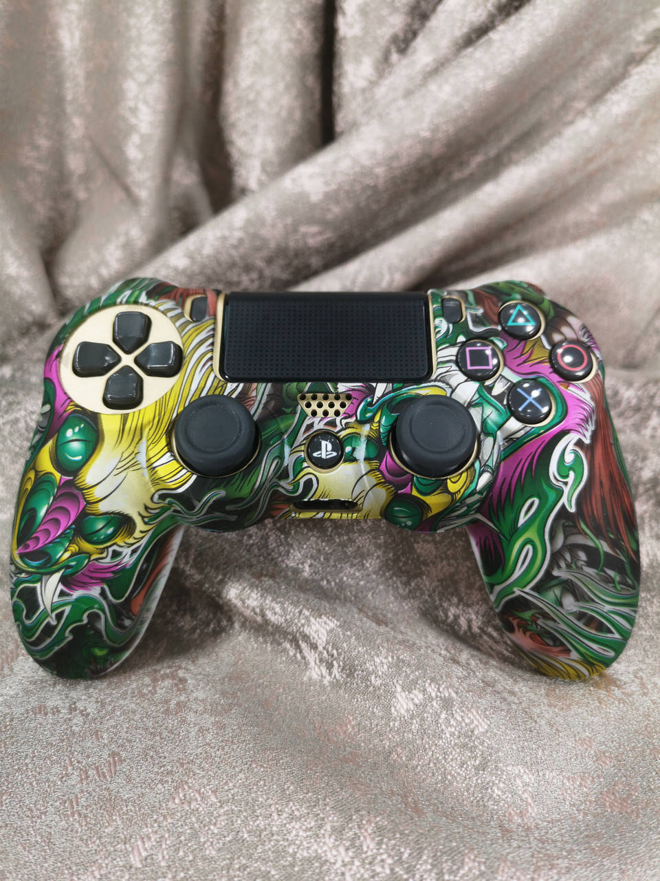 

Силиконовый чехол Game Teh X LO 7 для PS4 (Арт. 10716)