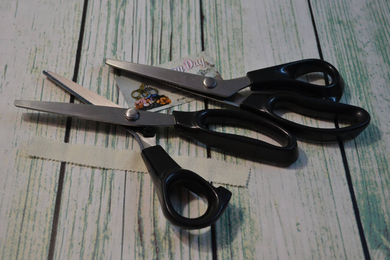 

Ножницы портновские фигурные зигзаг шаг 3