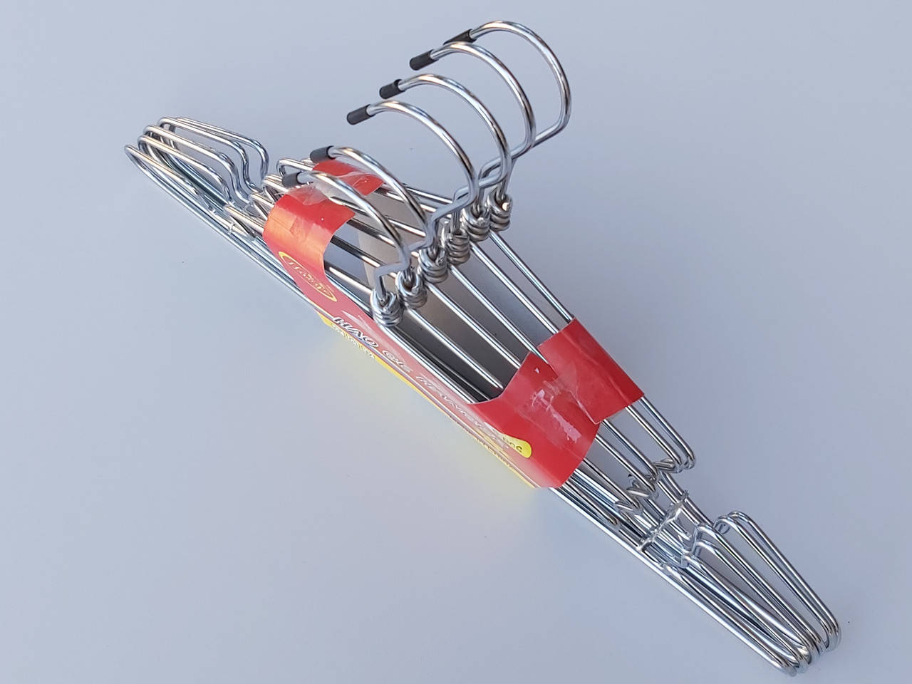

Плечики вешалки тремпеля металлические хромированные, длина 40,5 см, в упаковке 6 штук