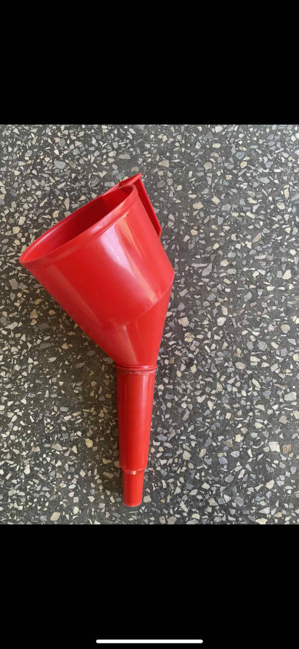 

Лійка автомобільна з сіточкою міцна