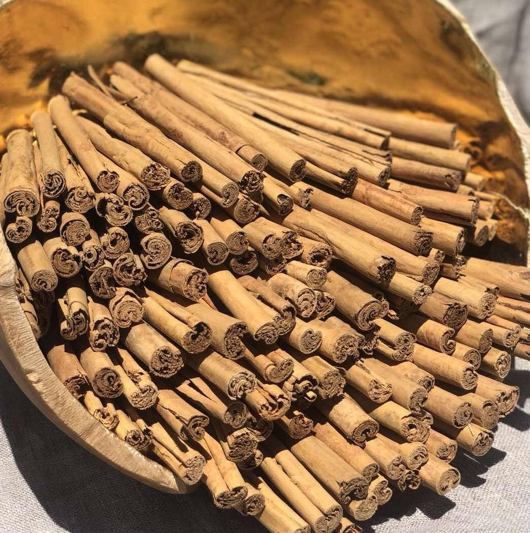 

Кориця екстра справжня цейлонська 50 г., Корица экстра настоящая цейлонская, Аюрведа Здесь