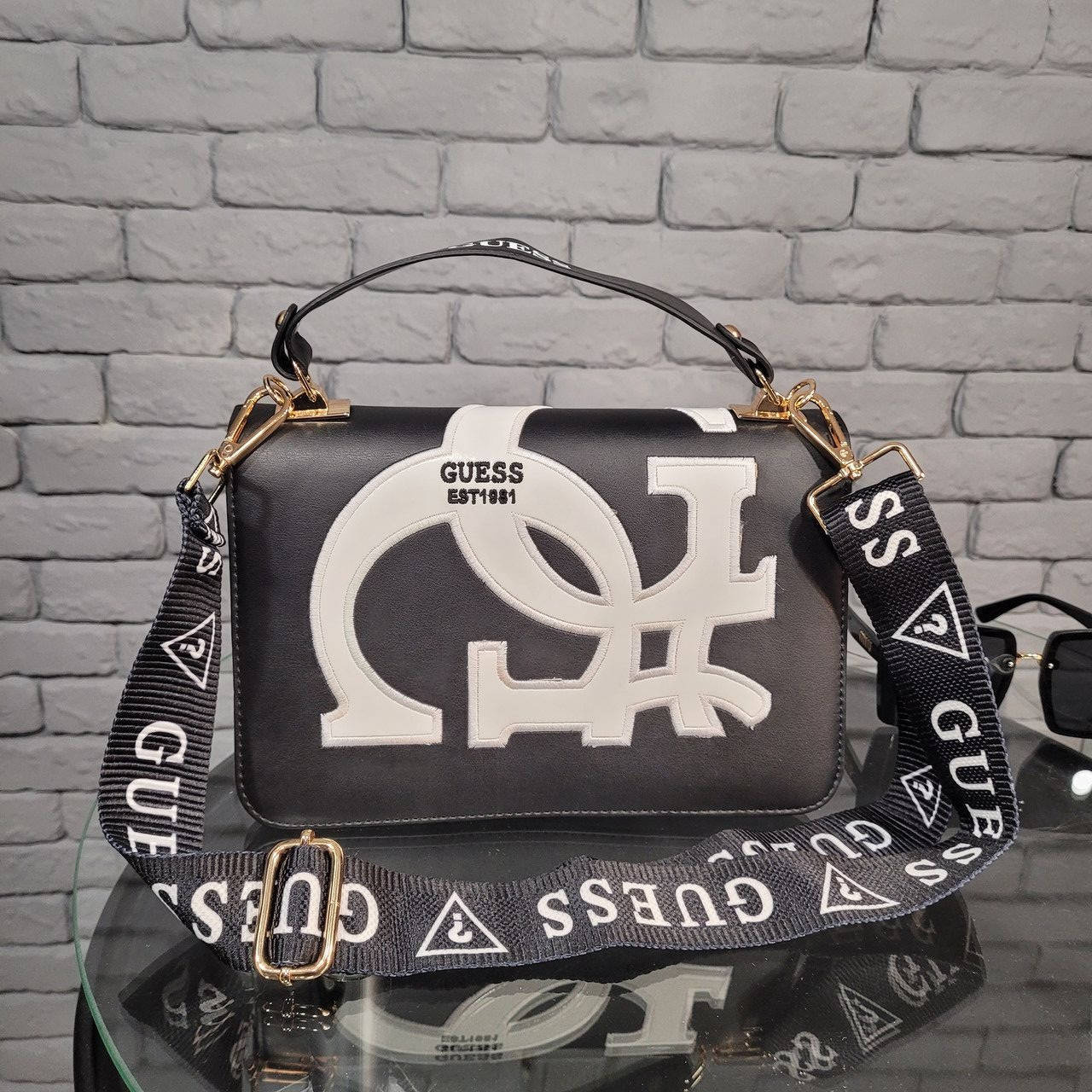 

Сумка женская Guess Гес чёрная через плечо, Черный