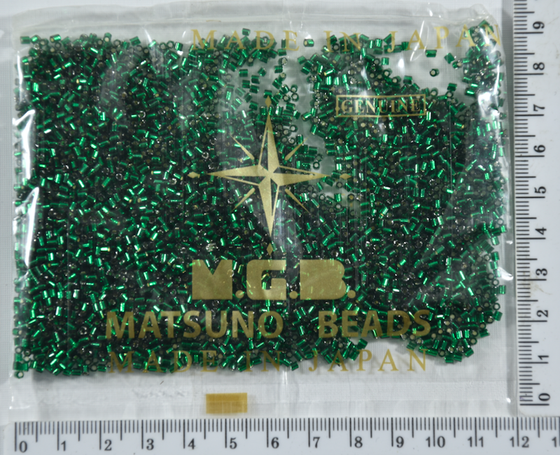 

Стеклярус рубка "MATSUNO" Япония 50гр №153 т.зелён.уп=1шт