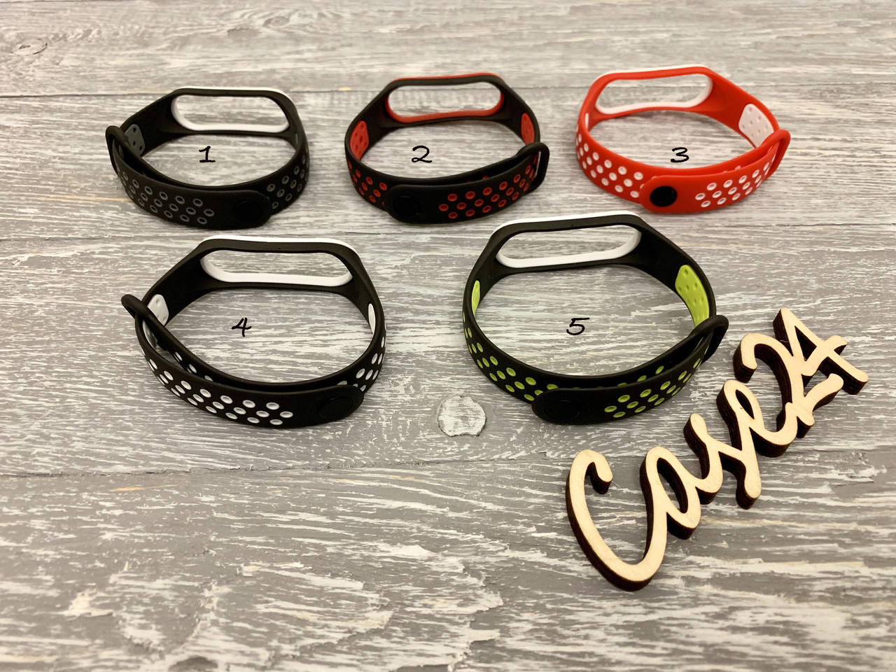 

Ремешок на Mi Band 3 / 4 (5 расцветки)