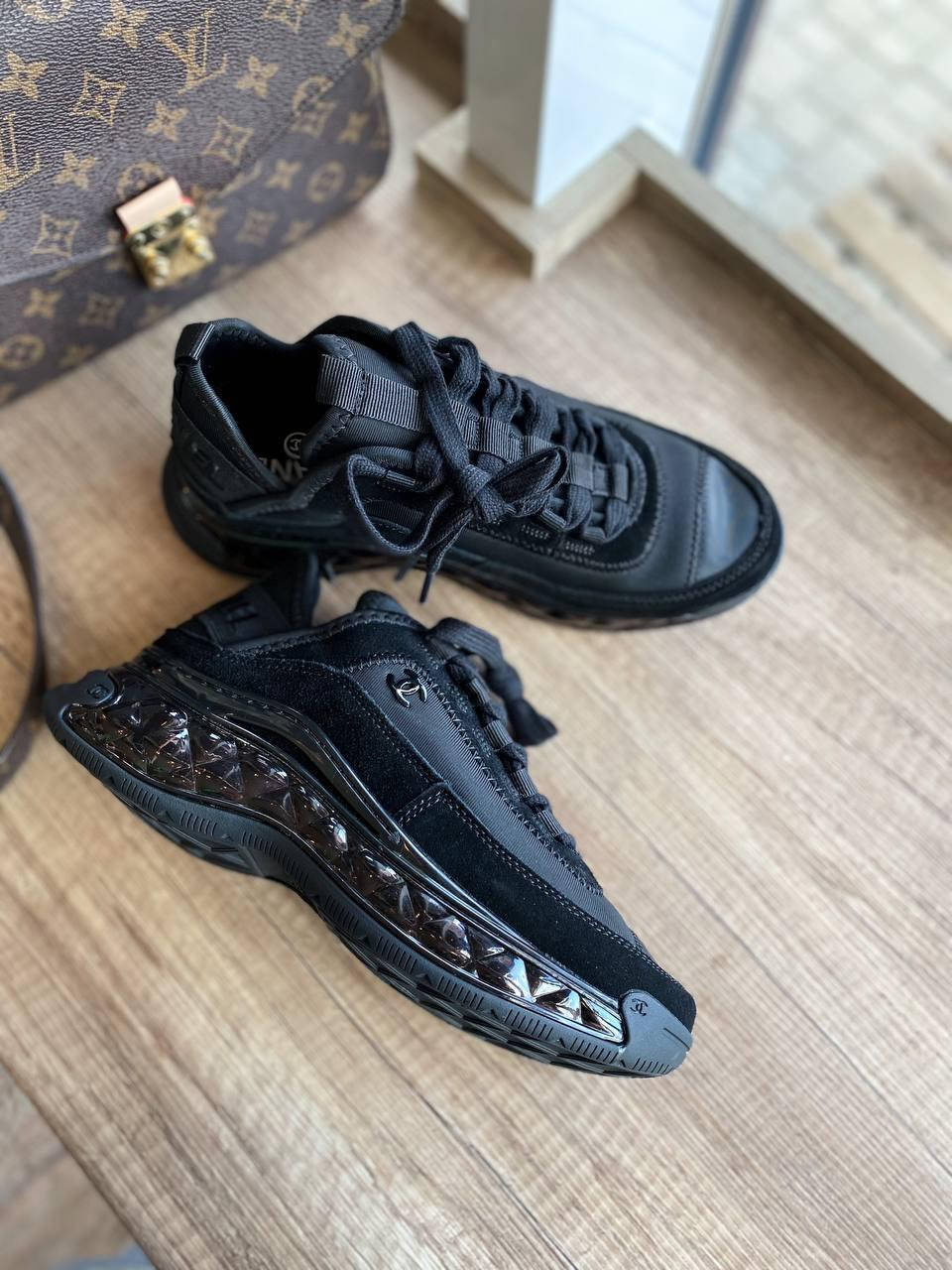 

Женские кроссовки Chanel Crystal Sneakers Beige (черный)