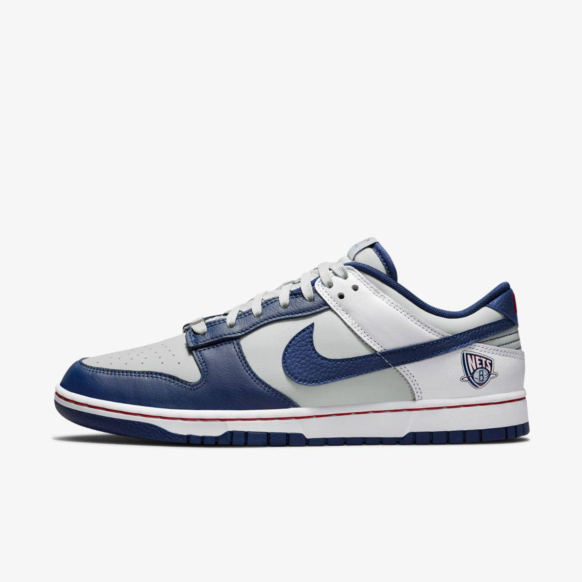 

Кроссовки Nike Dunk Low EMB (DD3363-001) 41
