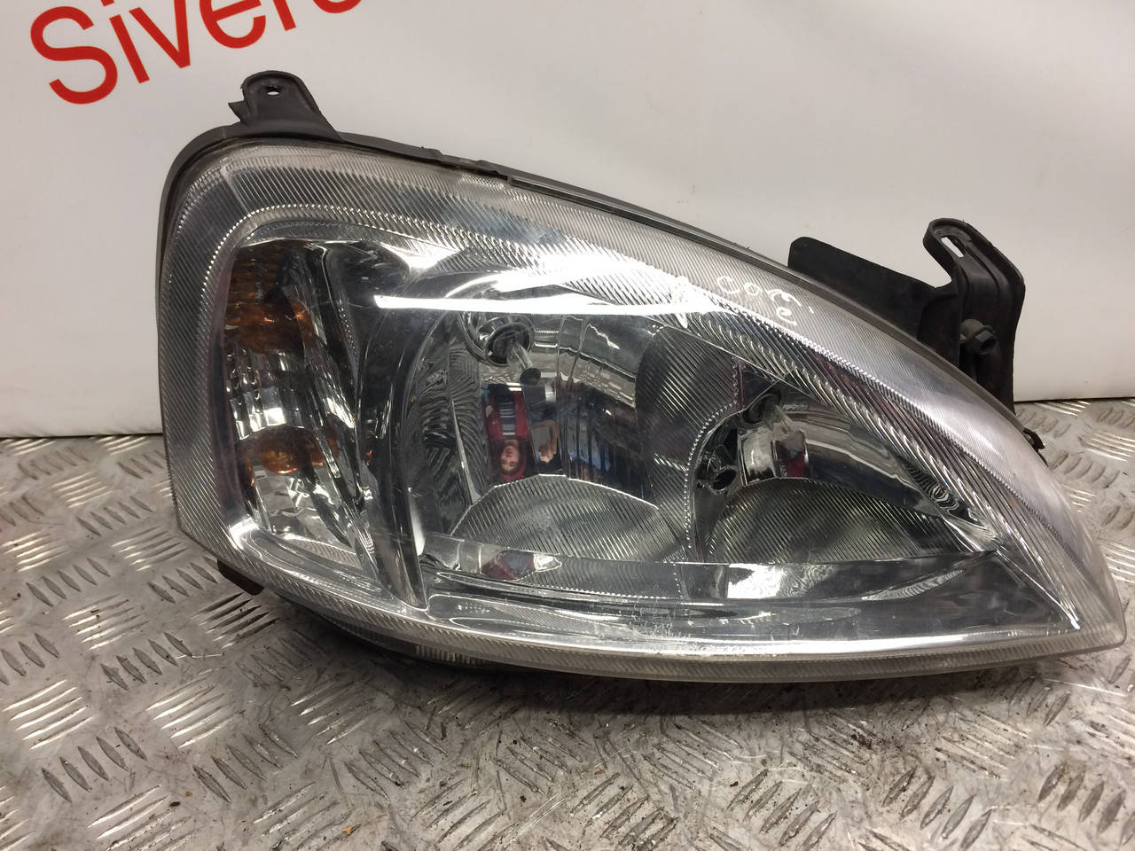 

Фара передняя правая, оптика Opel Combo C, Corsa C R