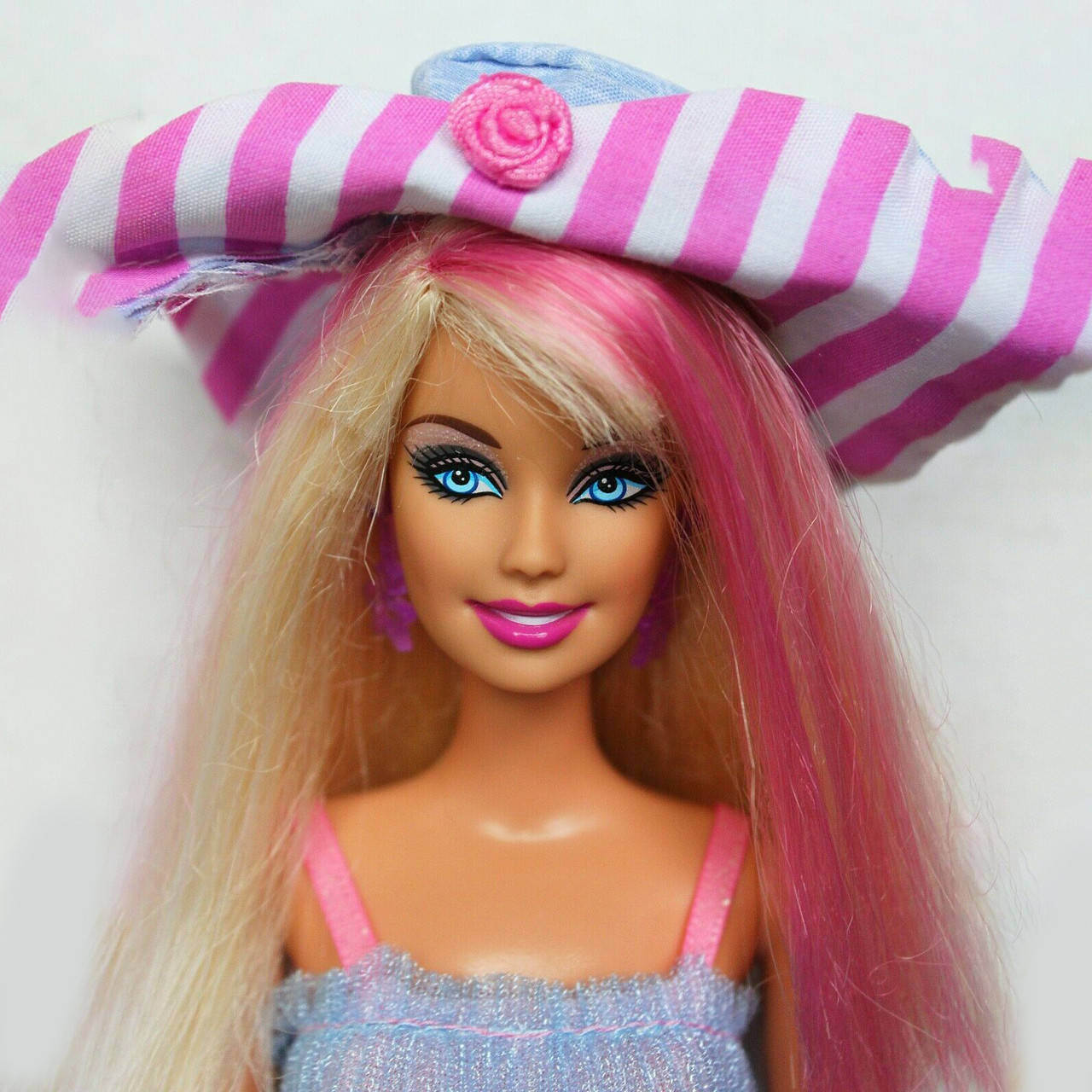 

Кукла Барби модница fashionista Shopping Spree Sassy оригинал mattel