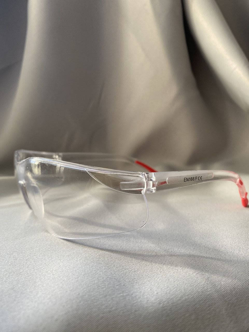 

Очки велосипедные BWA спортивные прозрачные с красными вставками. Витринный образец (царапины, потертости), Красный