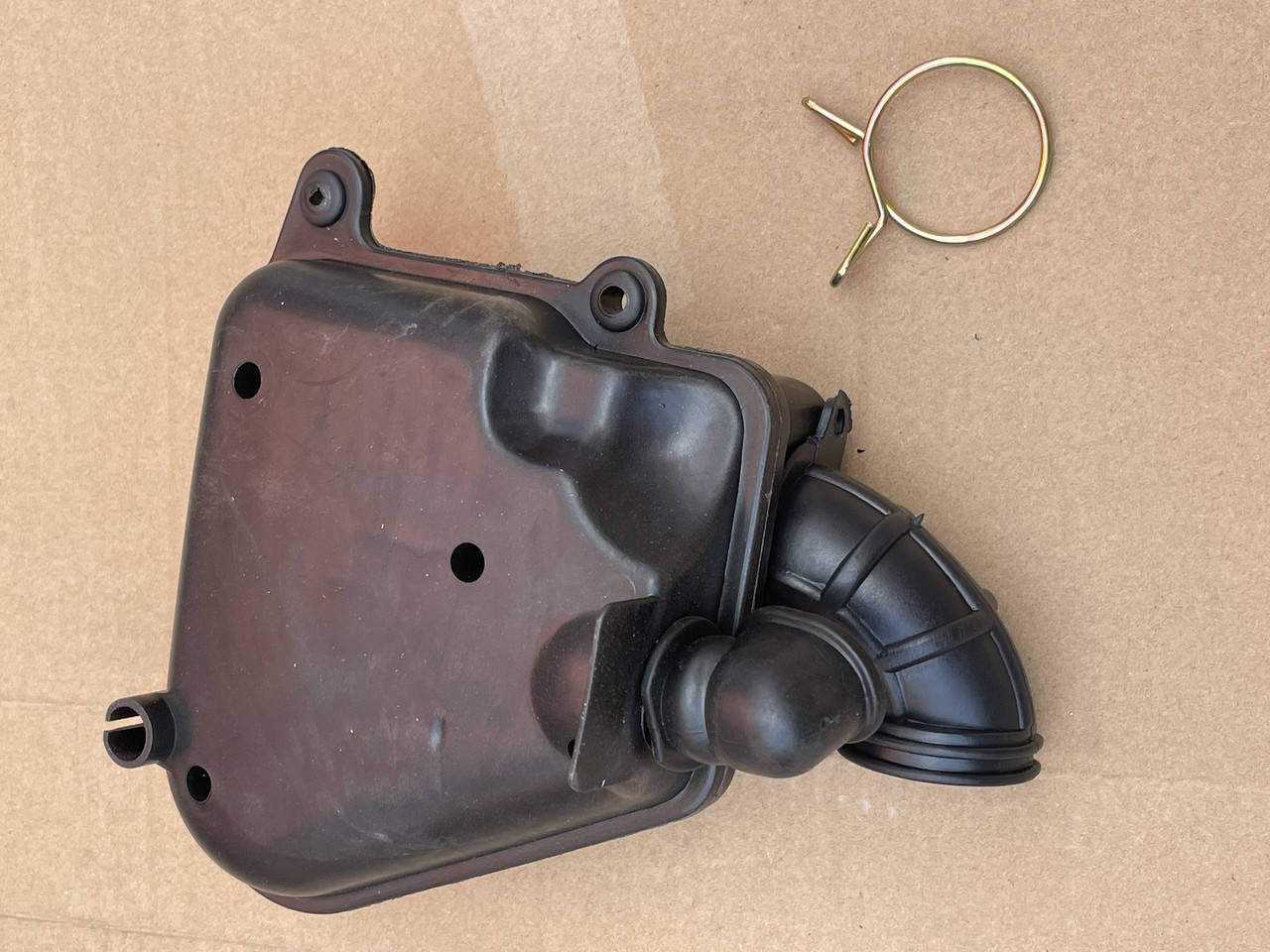 

Фильтрàssa воздушный в сборе скутер Ямаха Джог 50сс