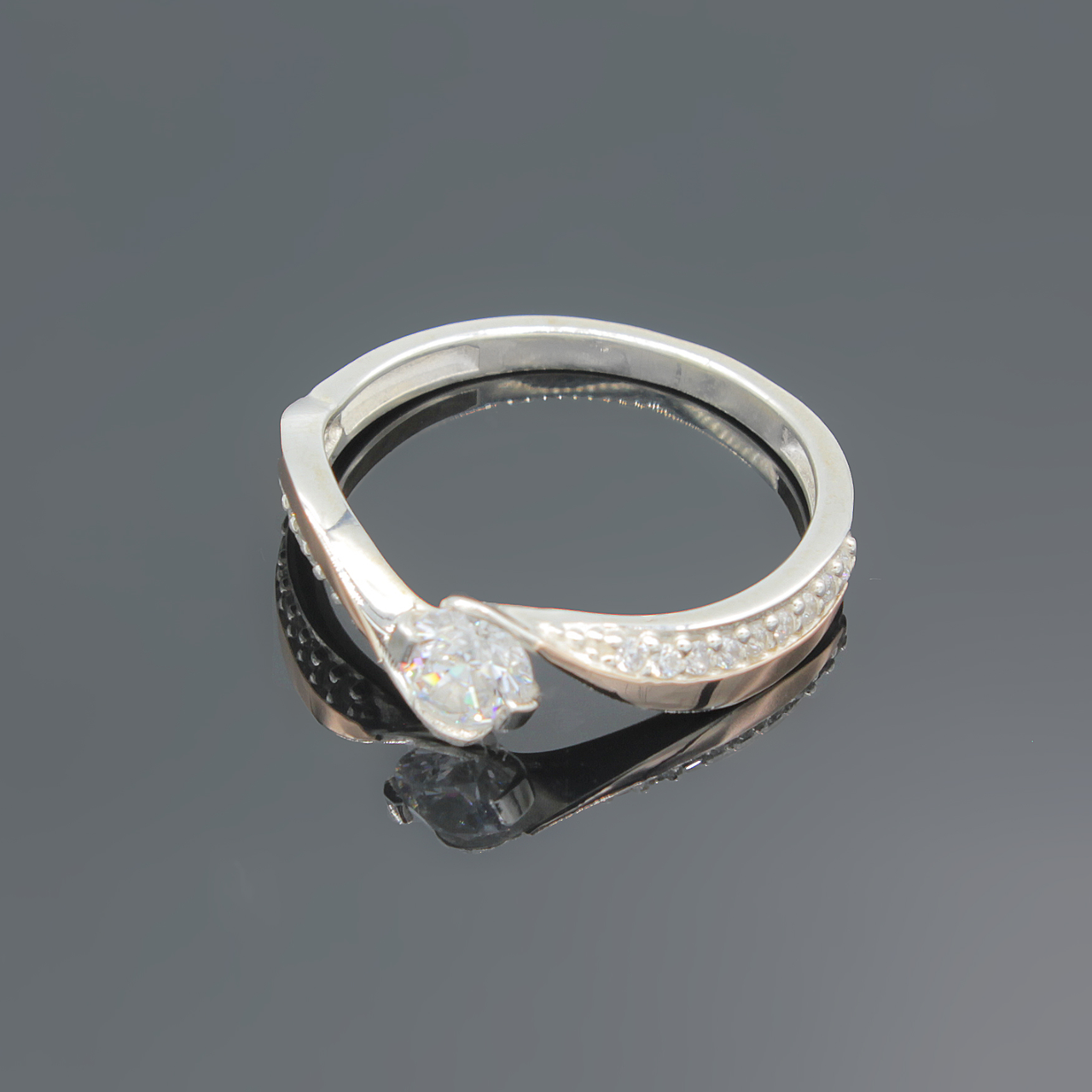 

Серебряное кольцо с золотыми вставками Лиана 17