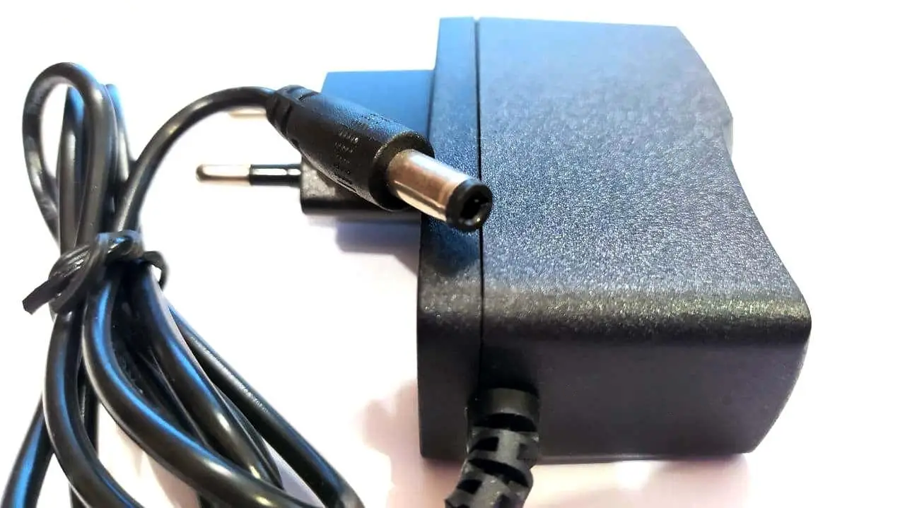

Зарядное устройство для Li-Ion аккумуляторов 2S 8.4V 1A 5.5x2.5mm