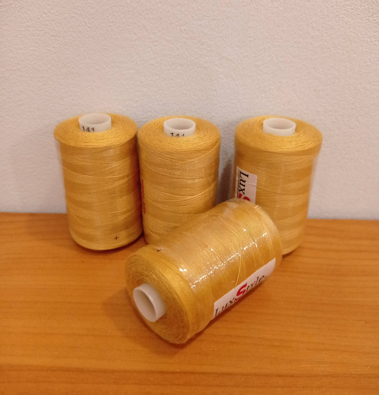 

Нитки швейные LuxStyle 40/2-1000м (100% полиэстeр) №_141, Разные цвета