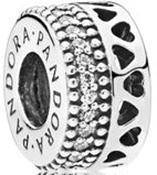 

Серебряный шарм Pandora 767415CZ