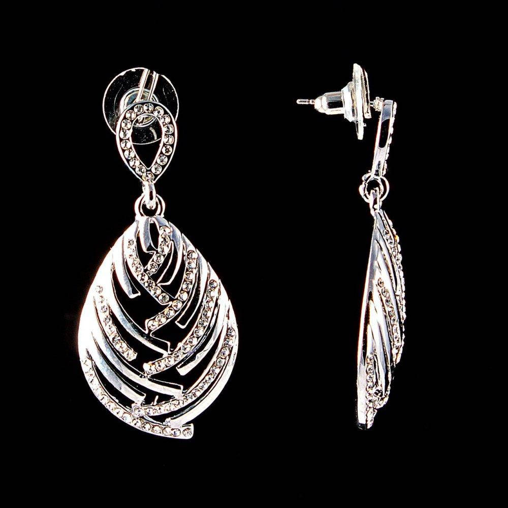 

Серьги-пусеты с подвеской Капля, белые стразы, металл под серебро, 5см