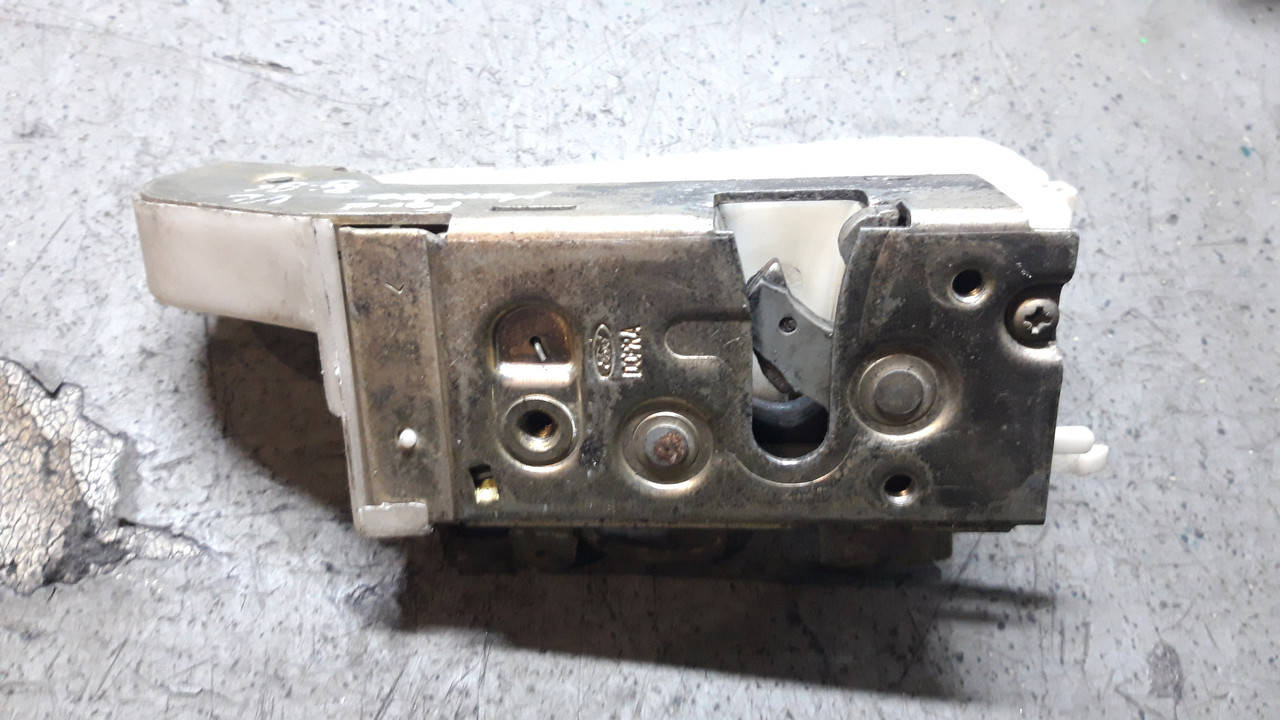 

Замок двери передний левый электро Ford Mondeo 6 контактов 1993-1996 года