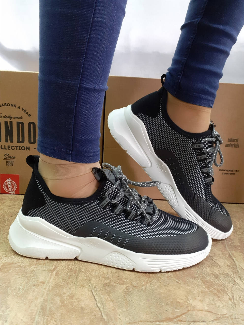 

Женские летние комфортные кроссовки на платформе Rondo, Черно-белый