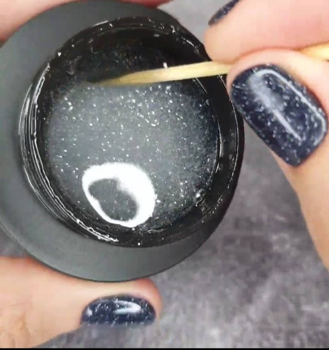 

Гель прозрачный с шиммером ( блесткой) для наращивания и укрепления ногтей 5 мл