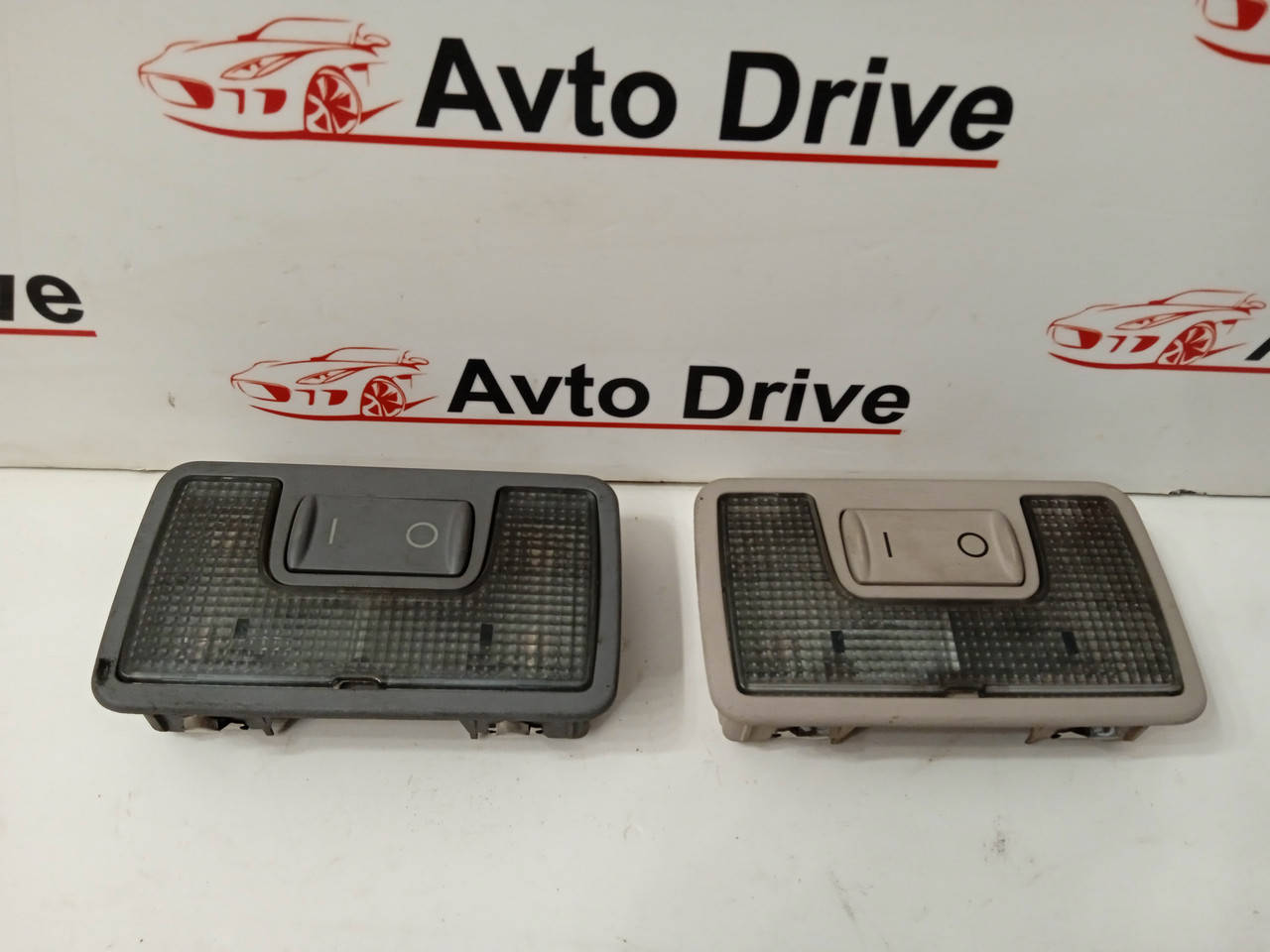 

Плафон освещения салона Audi A6 C5 1997-2004 год 4B9947123