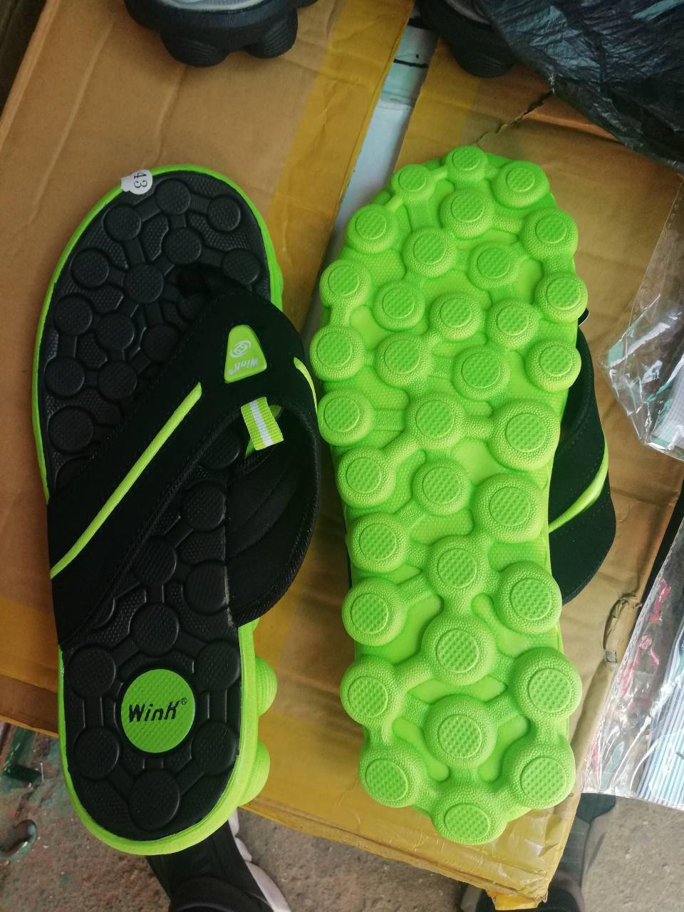 

Шлепанцы мужские брендовые на толстой легкой подошве WinK 43.