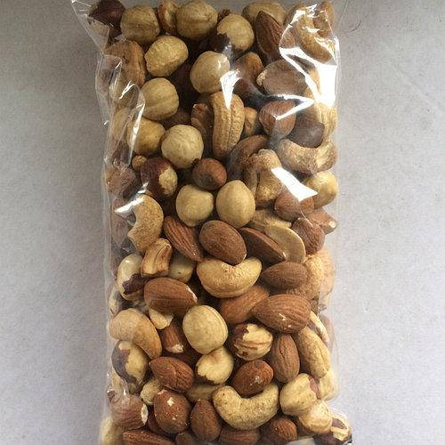 

Ореховый микс (кешью, фундук, миндаль) 500 г