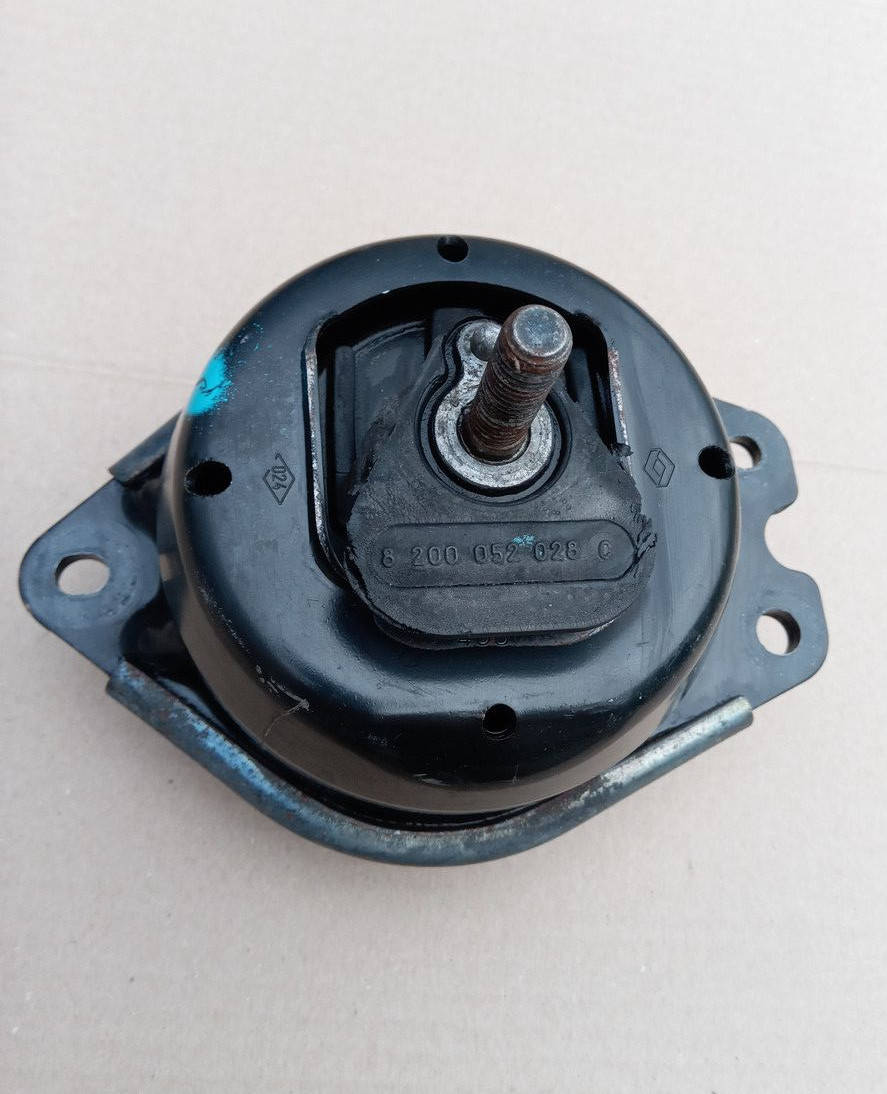 

Подушка двигателя Рено Лагуна 2 Еспейс 2,2 dci 8200052028c Renault Laguna 2 espace 4