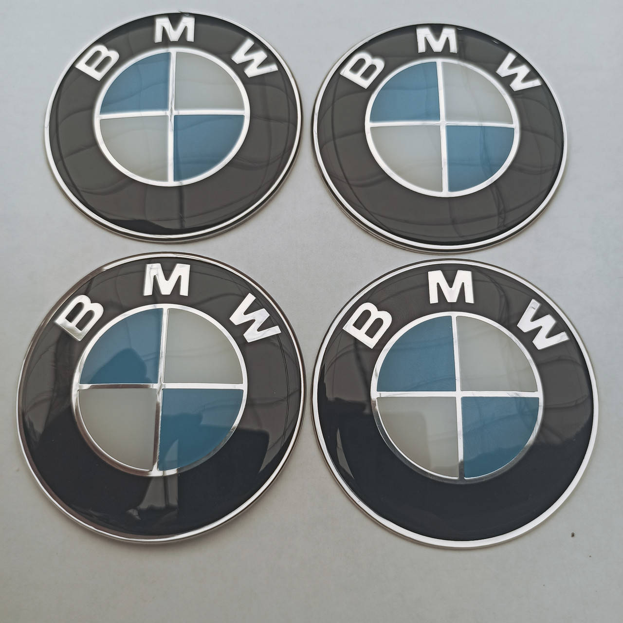 

Наклейка выпуклая на колпачок диска BMW 65 мм