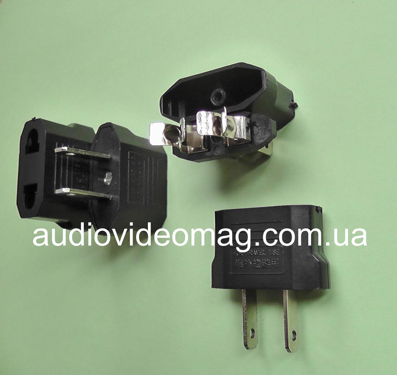 

Переходник с плоскими ножками для американской розетки