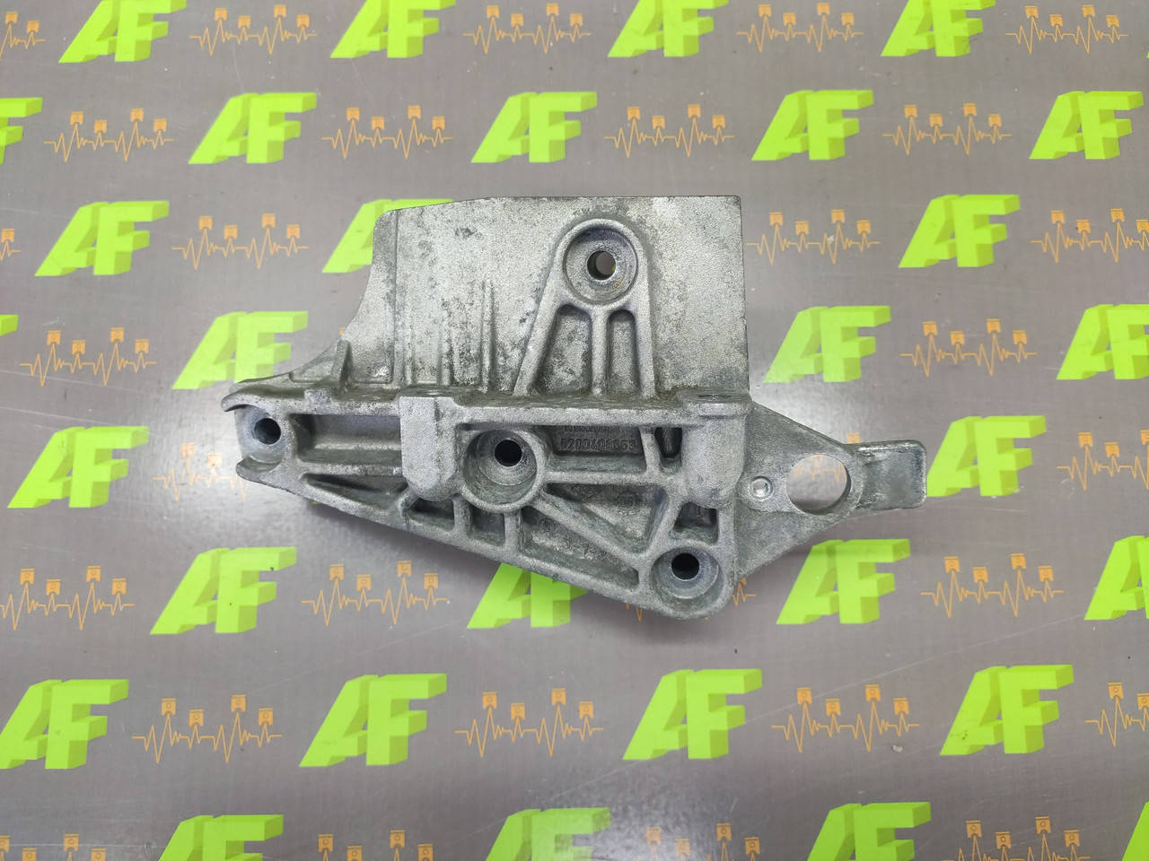 

Кронштейн двигателя правый 8200408663 Renault