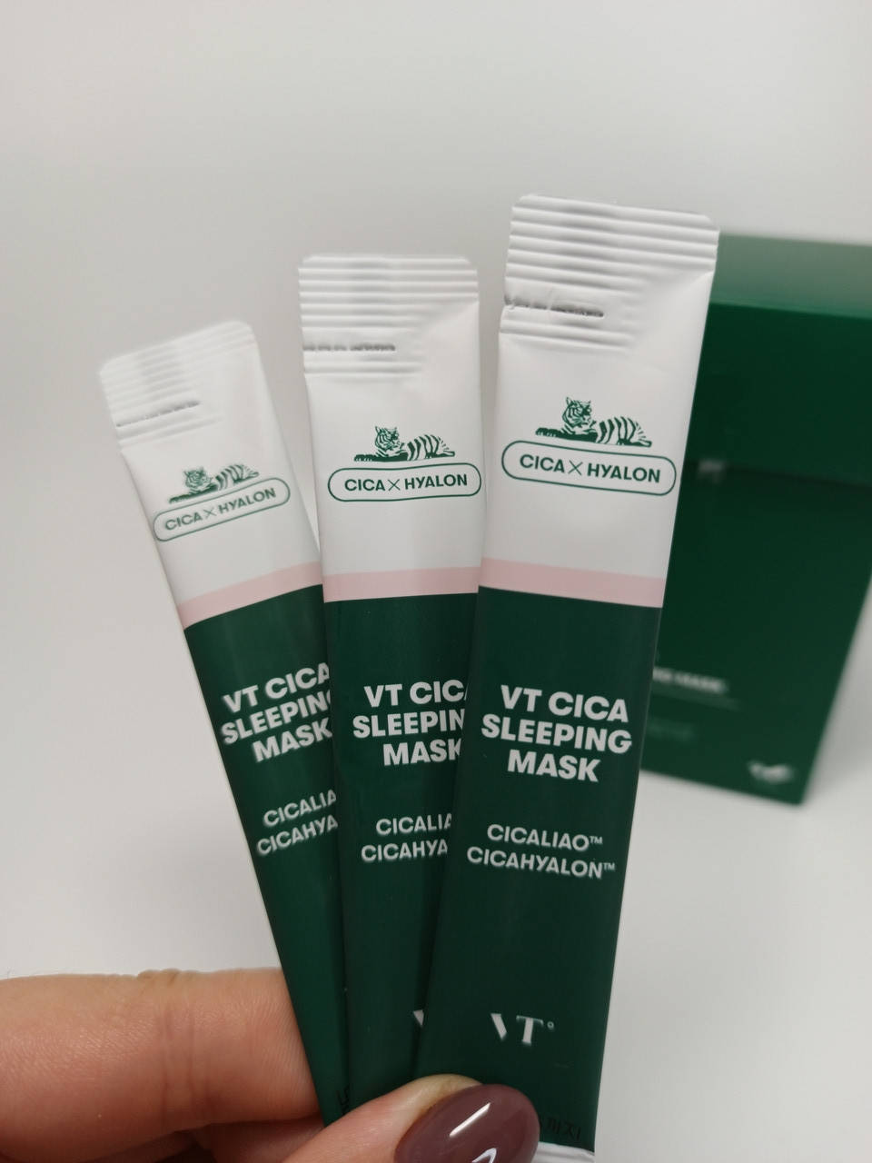 

Ночная маска для чувствительной и проблемной кожи VT Cosmetics Cica Sleeping Mask