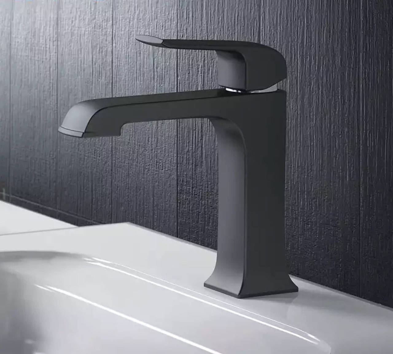 

Смеситель для раковины FUTURA G1050 Черный матовый