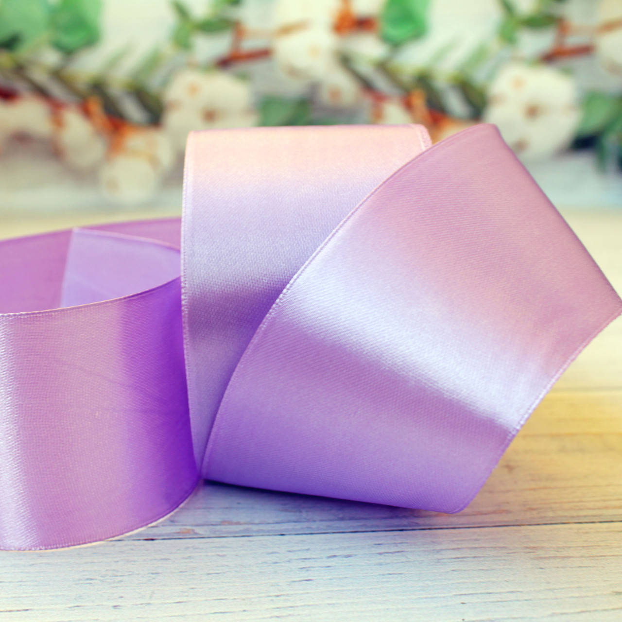 

Лента атласная однотонная / цвет СВЕТЛО-СИРЕНЕВЫЙ / ширина 5,0 см / бобина 23 м